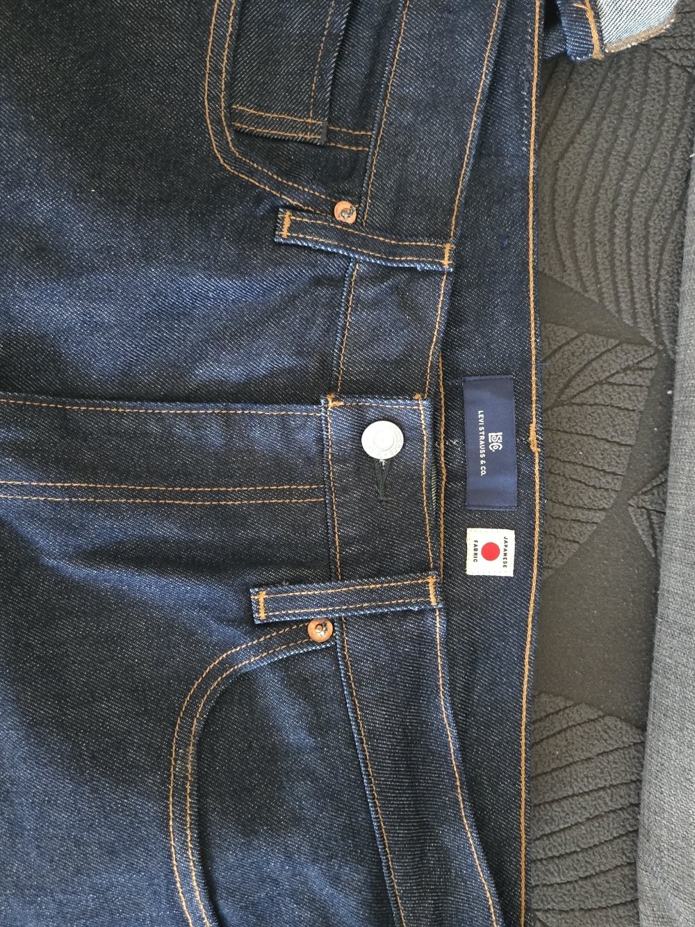 Selvedge Levi's Men's Dark Indigo Slim Jeans with Orange Stitching